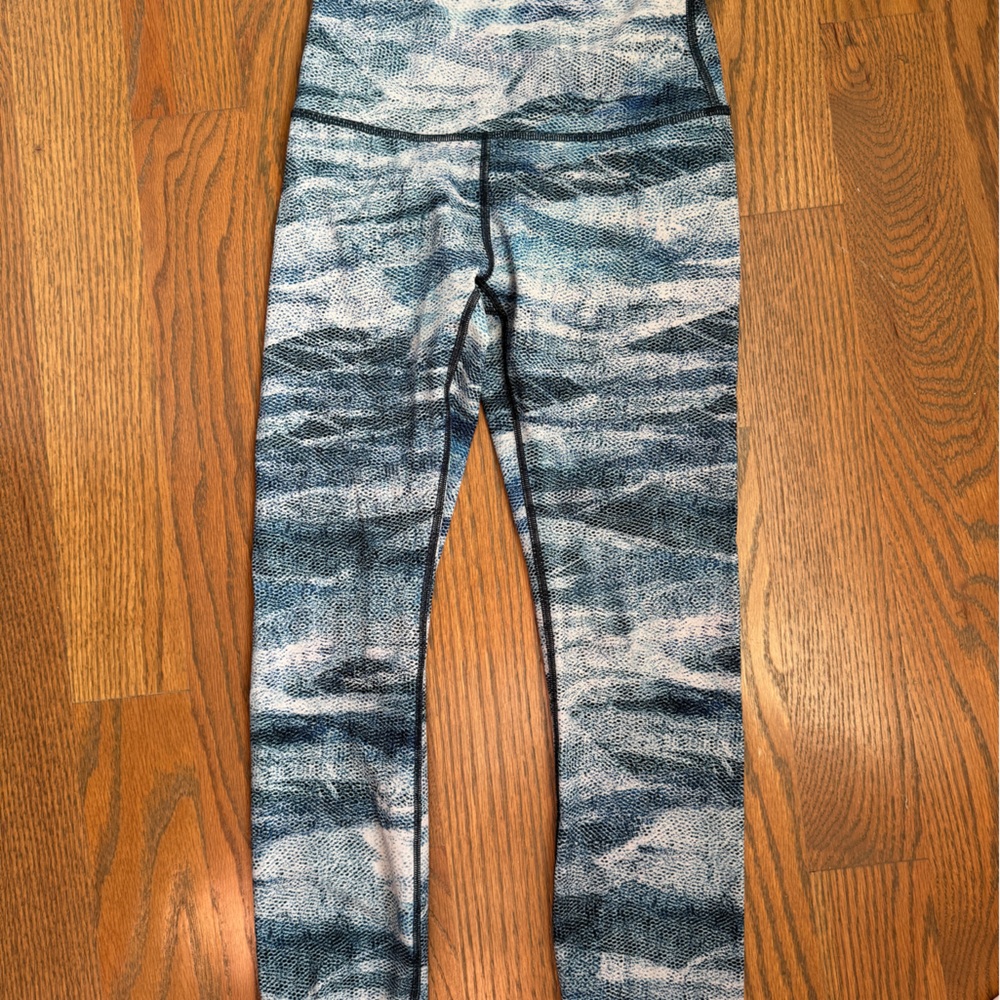 Lululemon crop leggings!  Size 4, Used, good condition.